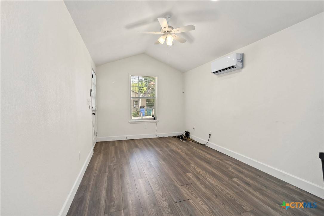 Seguin, TX 78155,556 Ave C