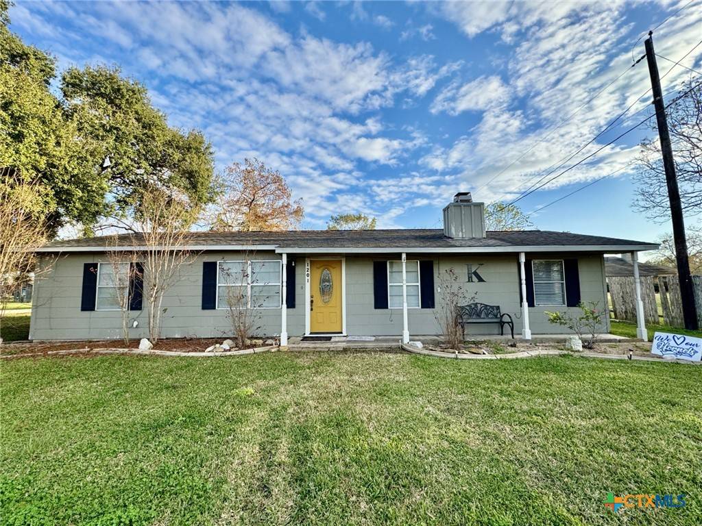 1201 3rd ST, Louise, TX 77455