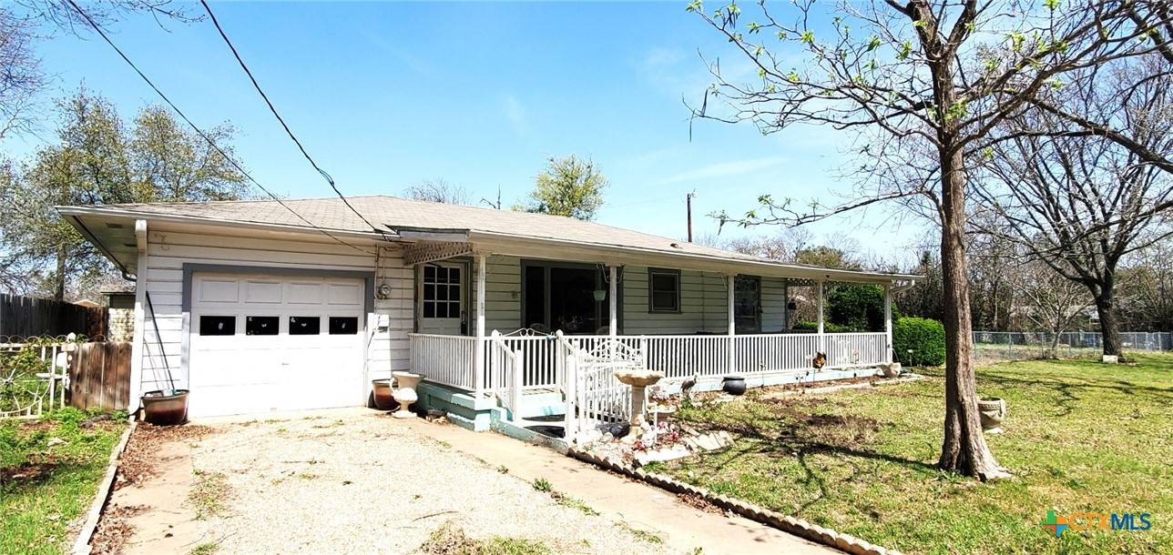 112 College AVE, Oglesby, TX 76561