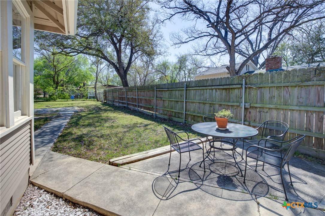 Seguin, TX 78155,923 N Heideke ST