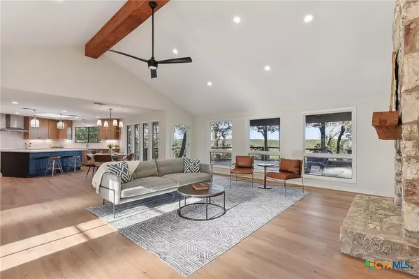 101 Mesa DR, Wimberley, TX 78676