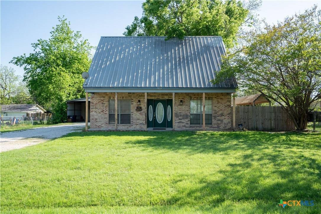 305 El Paso ST,  Holland,  TX 76534