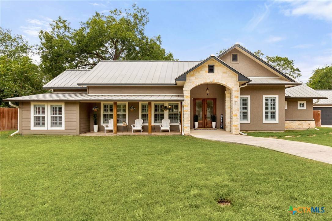 2258 Gruene RD, New Braunfels, TX 78130