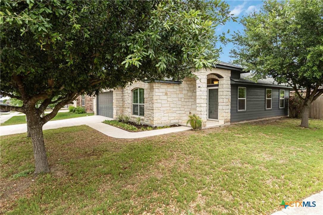 421 Capistrano DR, San Marcos, TX 78666