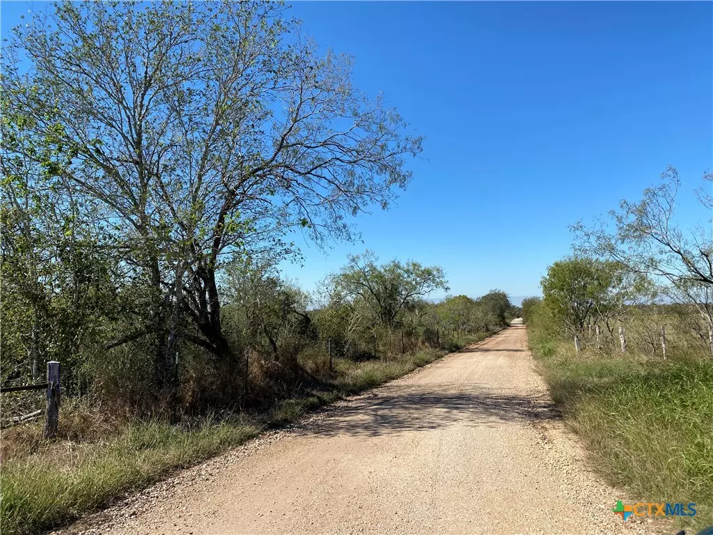 Waelder, TX 78959,000 County Rd 407