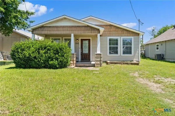306 4th ST, Eddy, TX 76524