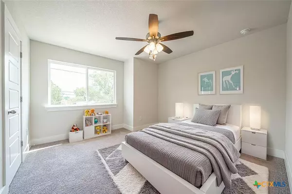 Seguin, TX 78155,300 W Martindale ST