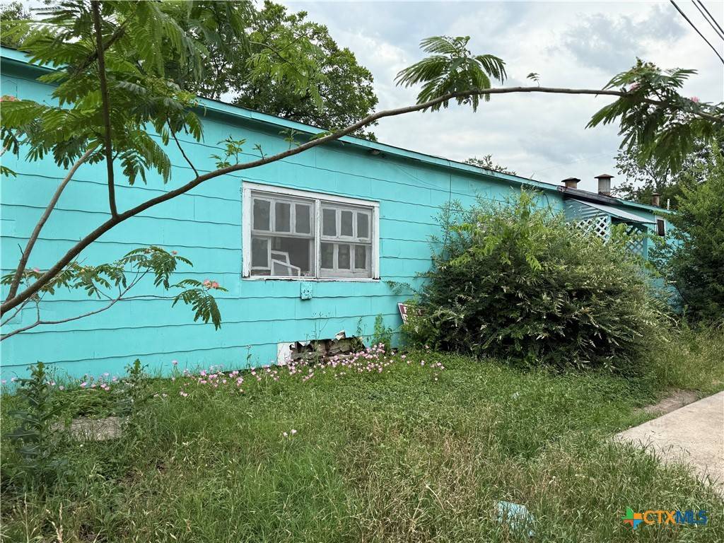 Taylor, TX 76574,919 W 4th ST