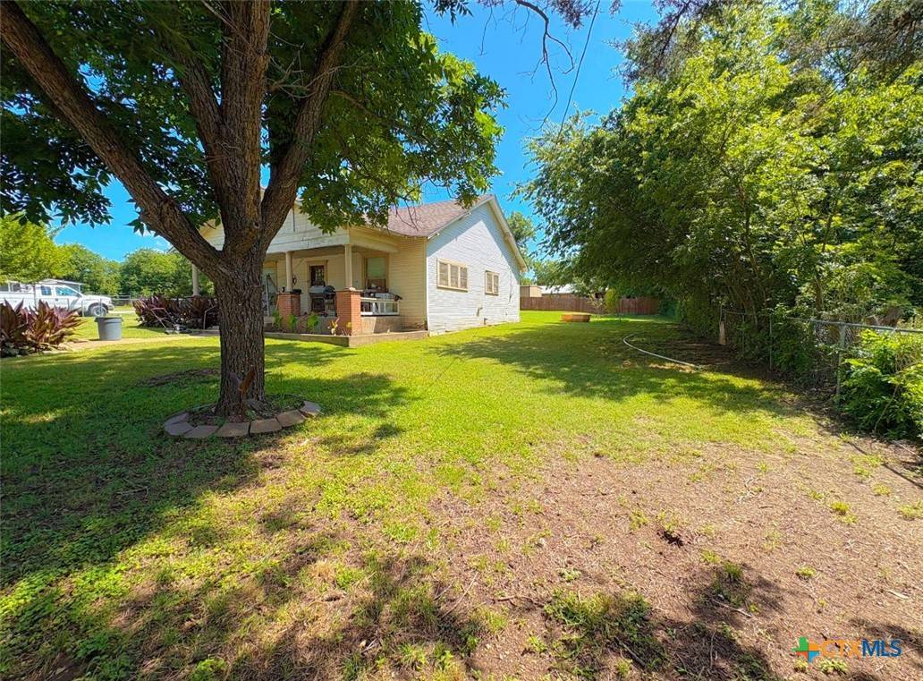 Blum, TX 76627,518 E 5th ST