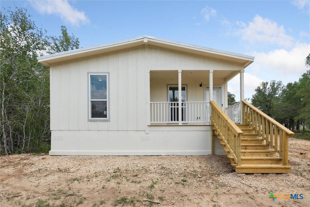 855 Roosevelt RD, Luling, TX 78648