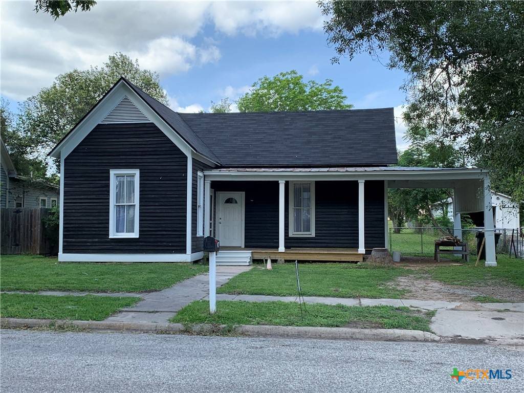 210 W Prairie ST, Cuero, TX 77954