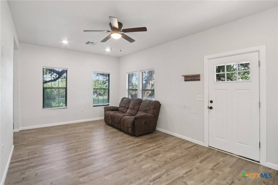 Belton, TX 76513,608 E 13th AVE