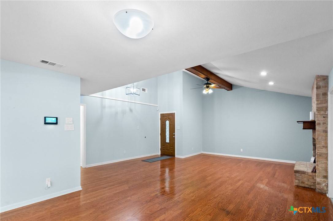 Victoria, TX 77904,305 Berwick ST
