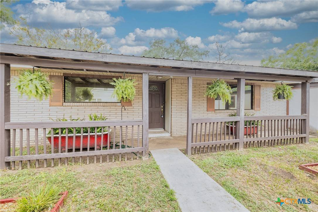 705 Dunning ST, Gonzales, TX 78629