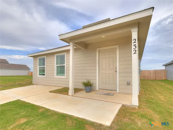 232 Alligator CRK, Seguin, TX 78155