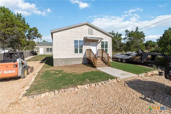 Canyon Lake, TX 78133,324 Ridgerock DR #1
