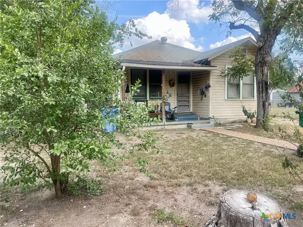 515 N Erskine ST, Seguin, TX 78155