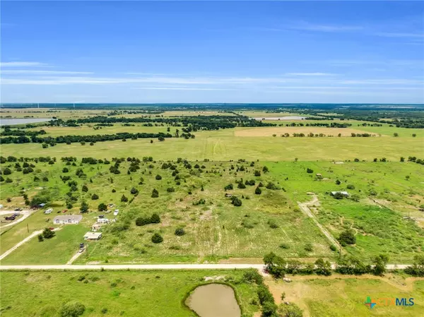 Dawson, TX 76639,747 SW County Road 4290