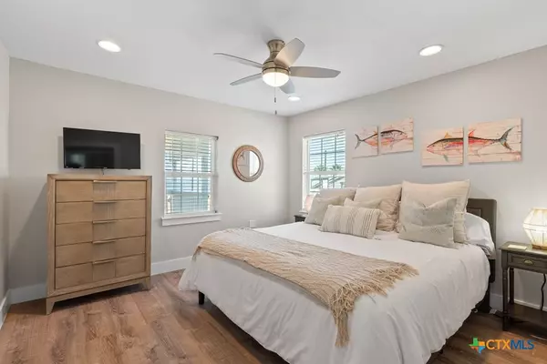 Rockport, TX 78382,739 Copano Cove RD