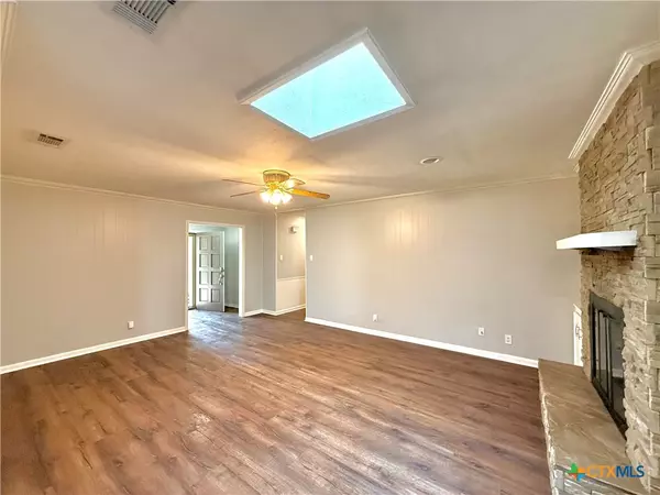 Victoria, TX 77904,316 Buckingham ST