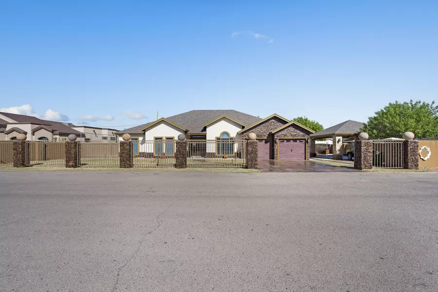 451 BURKETT DR, Clint, TX 79836