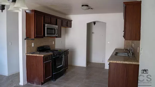 Socorro, TX 79927,208 FLOR EUCHARIS