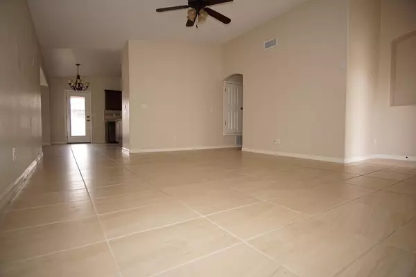 El Paso, TX 79938,13165 SHADY TRAIL CT