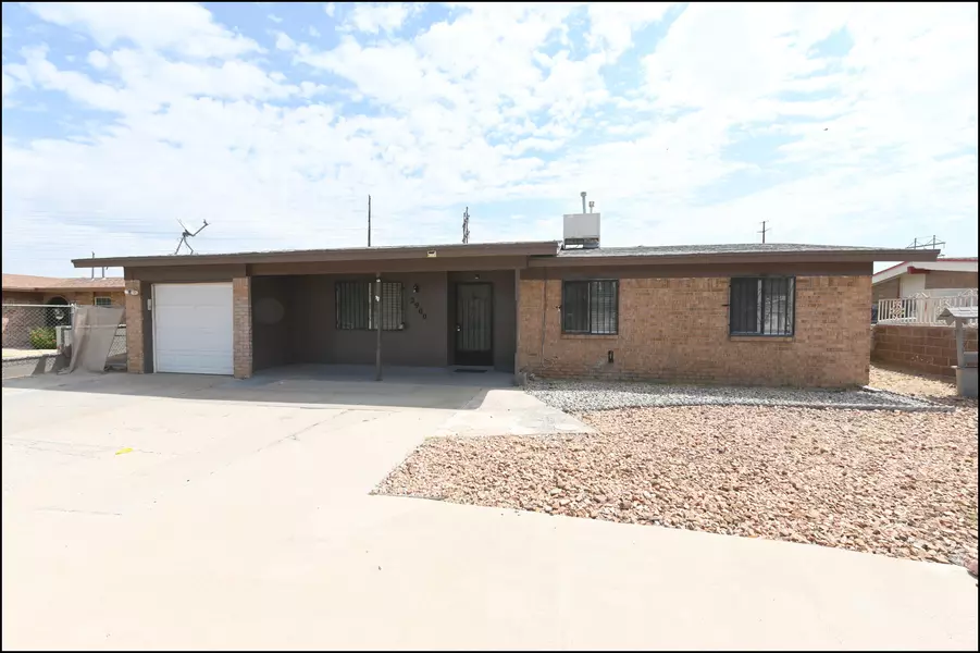 2900 SCHOONER DR, El Paso, TX 79936