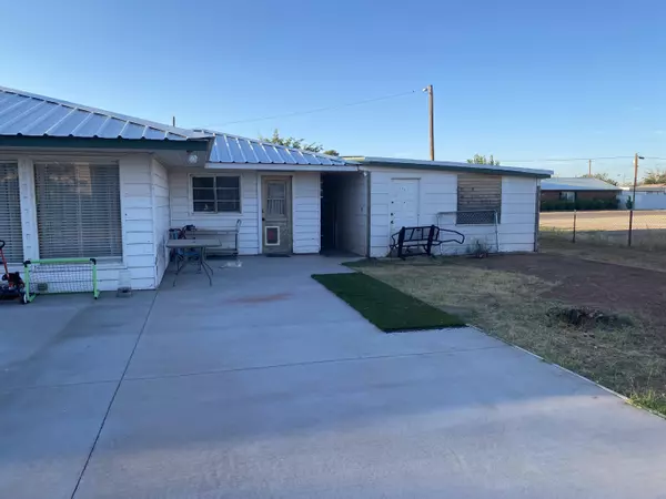 Van Horn, TX 79855,206 W 11th ST