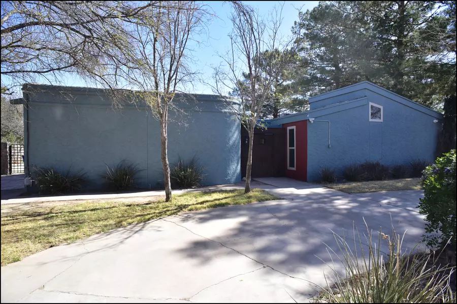 4904 LOVE RD, El Paso, TX 79922