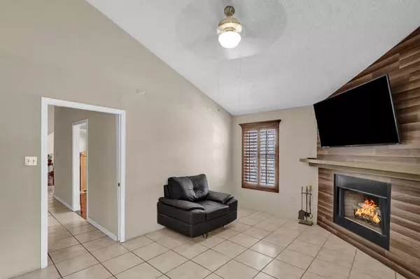 El Paso, TX 79938,19316 Cleto Rodriguez AVE