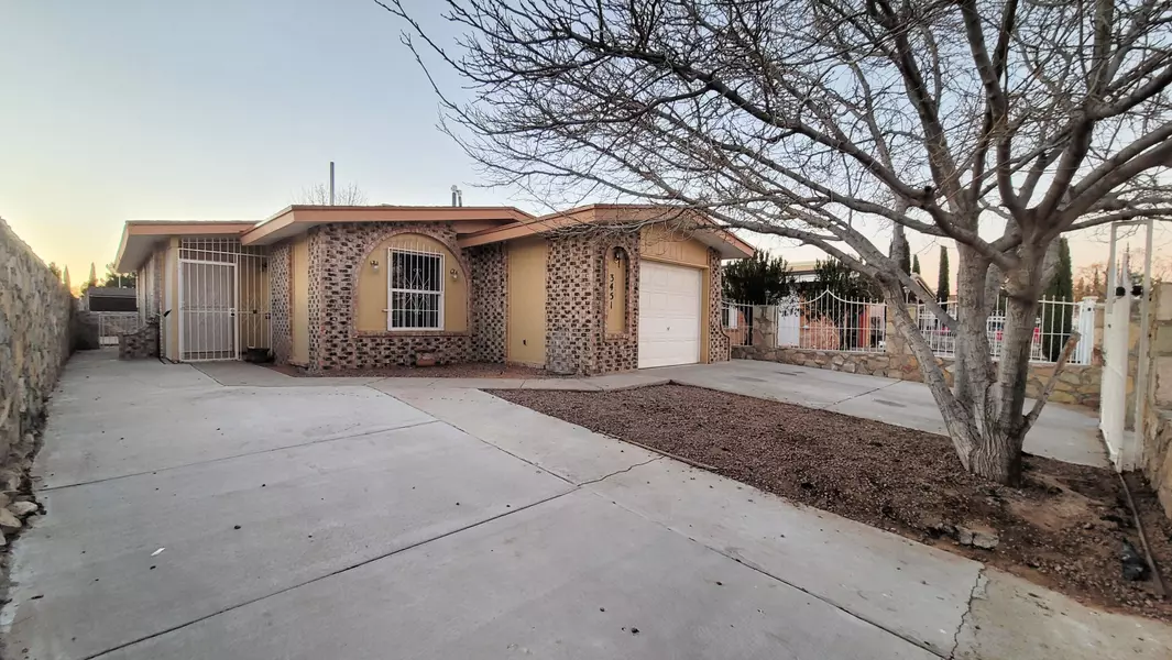 3451 Broken Bow ST, El Paso, TX 79936