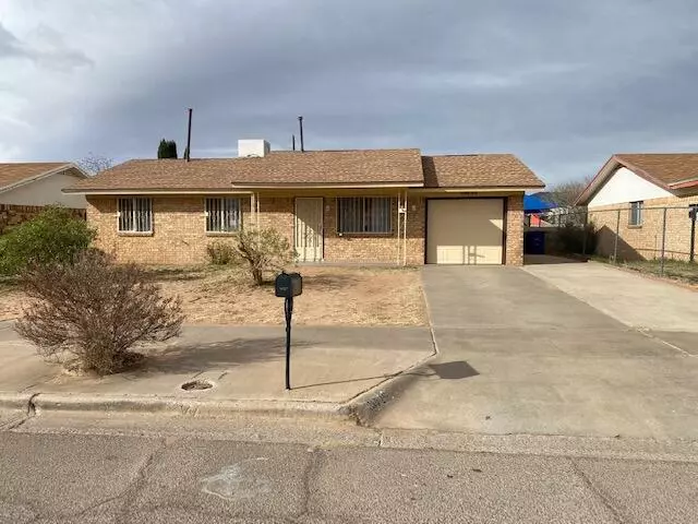 10725 Gemstone ST, El Paso, TX 79924