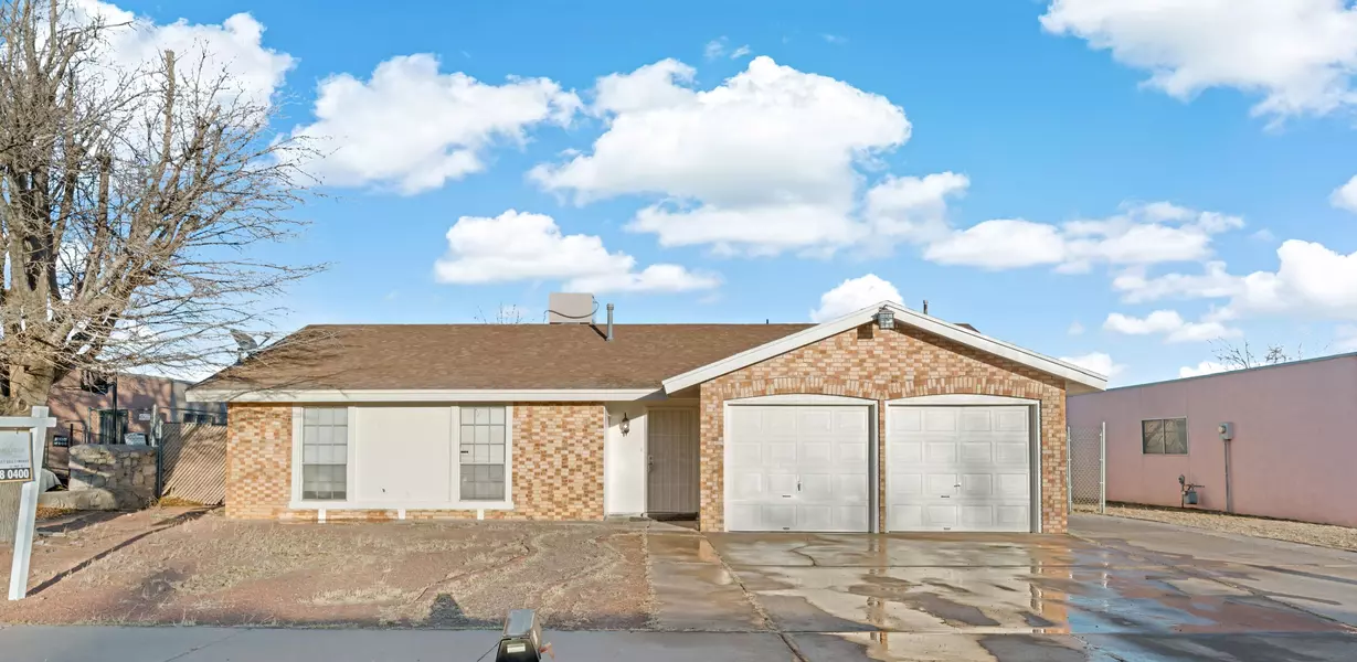 1588 Catham CIR, Horizon City, TX 79928