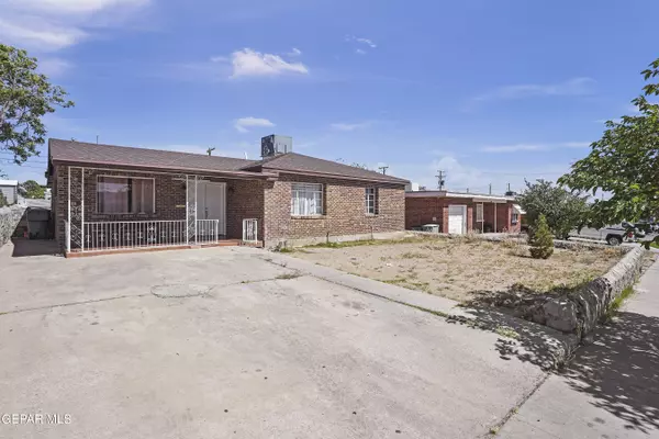 1018 saint johns DR, El Paso, TX 79903