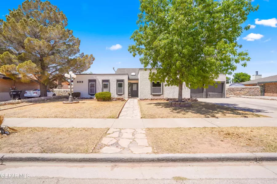 413 AMALIA DR, Horizon City, TX 79928