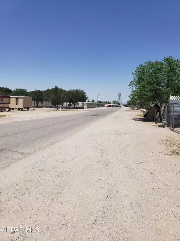 Fabens, TX 79838,119 NW DAVIS ST