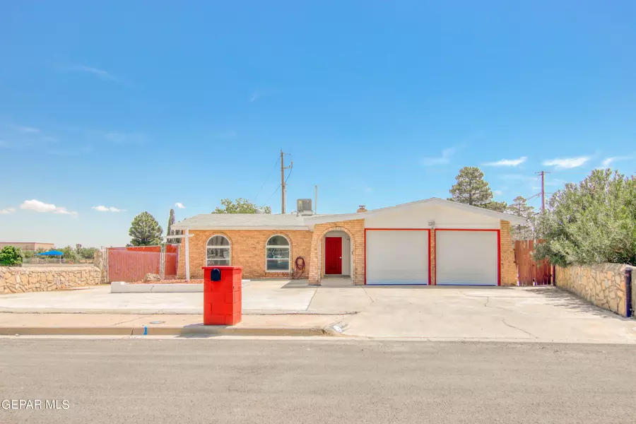 10484 NOLAN DR, El Paso, TX 79924