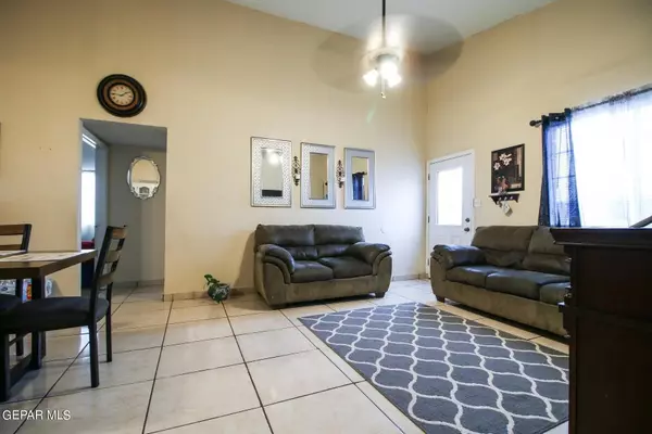 El Paso, TX 79928,860 ASCENCION ST