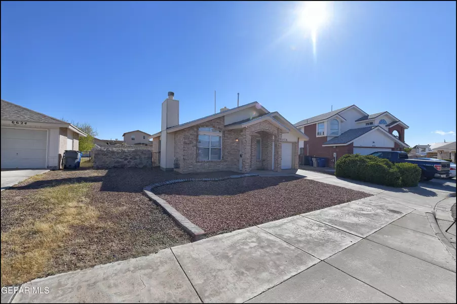 6620 STAR OF INDIA LANE LN, El Paso, TX 79924