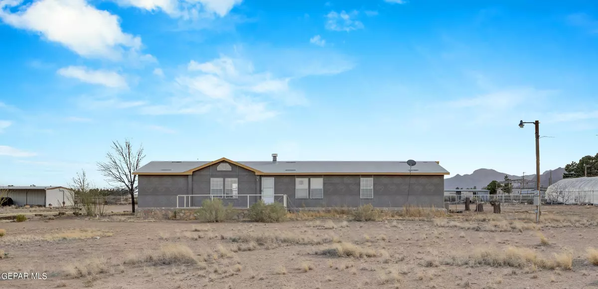 Chaparral, NM 88081,230 Lorraine LN