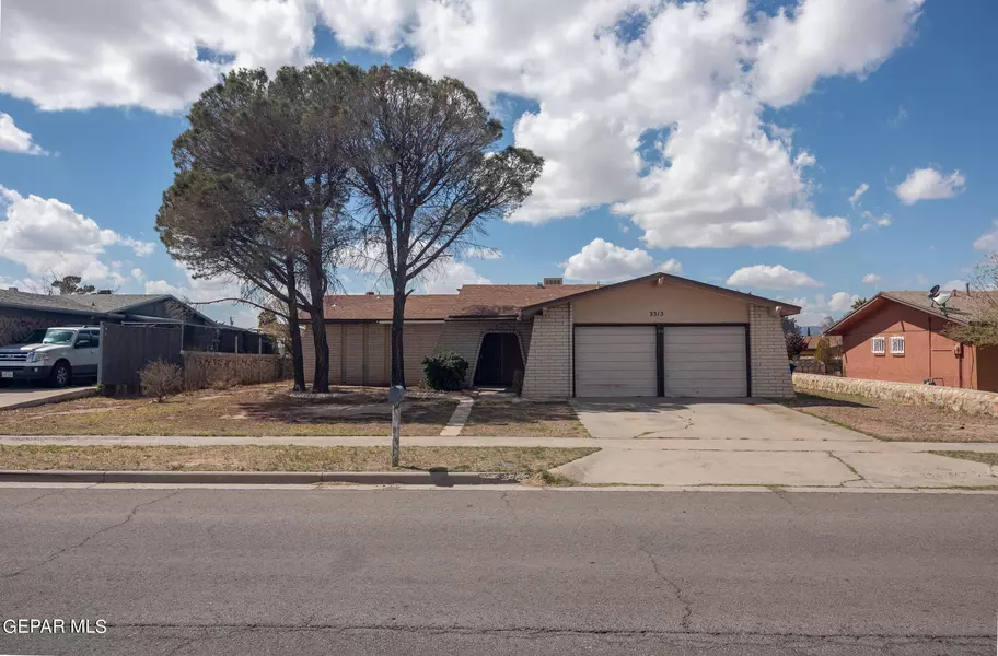 2313 Frank Beard DR, El Paso, TX 79935