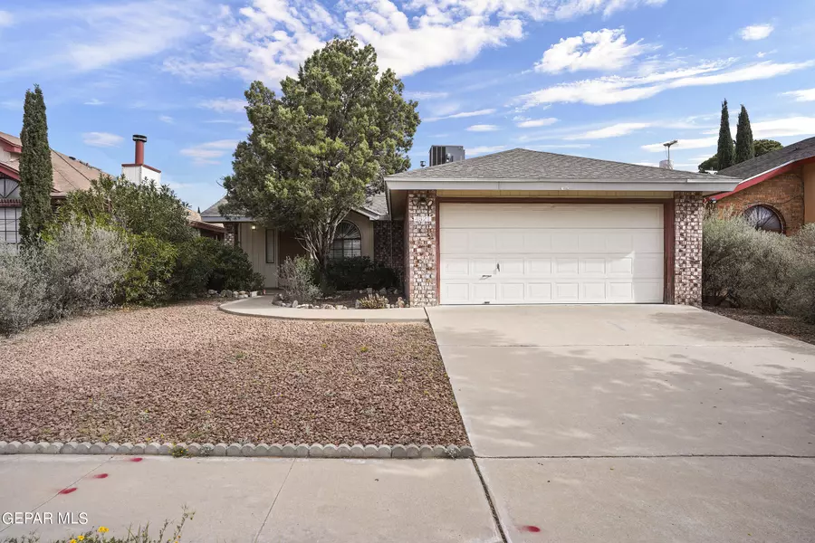 4521 LOMA DE COBRE DR, El Paso, TX 79934