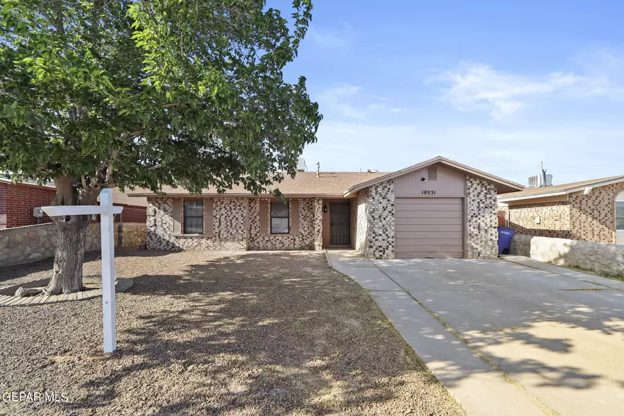 10931 CARDIGAN DR, El Paso, TX 79936