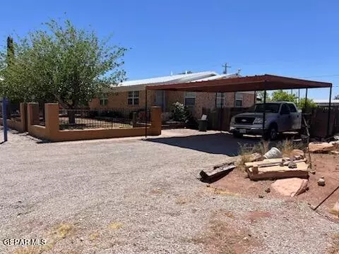 Van Horn, TX 79855,411 FANNIN ST