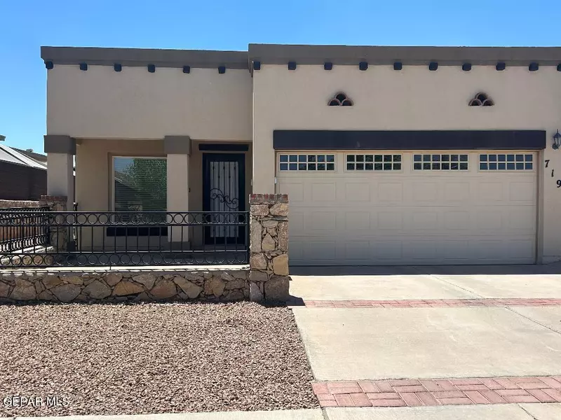 719 VILLAS DEL ESTE, El Paso, TX 79927