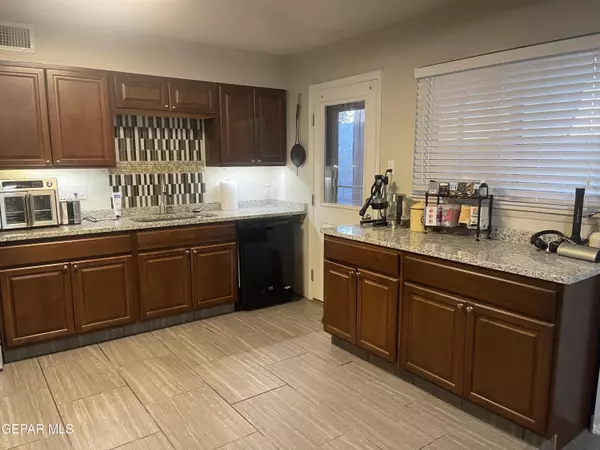 517 Balboa RD El Paso, TX 79912