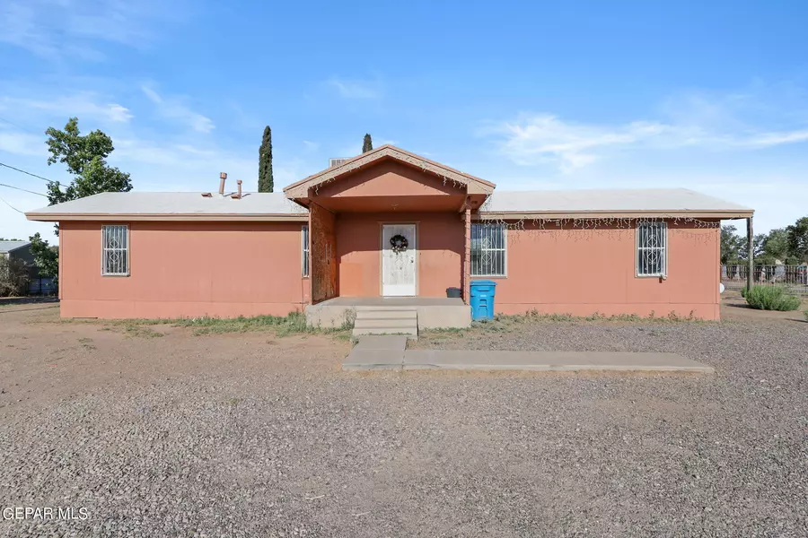 330 Valle del Carmen DR, Socorro, TX 79927