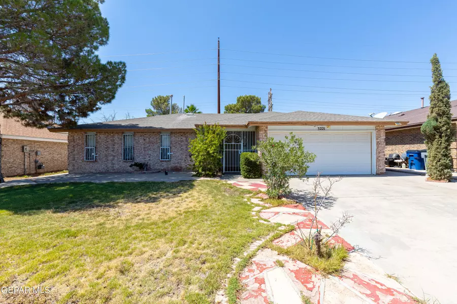 3221 RED SAILS DR, El Paso, TX 79936