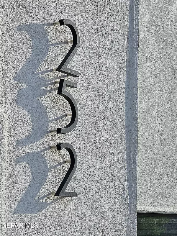 El Paso, TX 79912,252 Hidden Crest Cir CIR